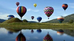 hot air balloons 300x168 Review: 8 Short (1)